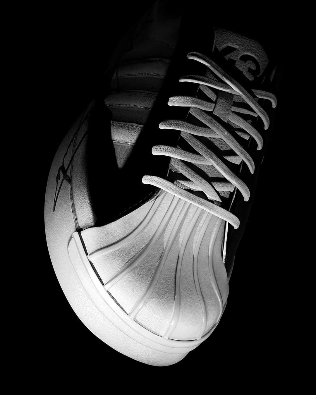 ワイスリーのインスタグラム：「Y-3 YOHJI STAR and Y-3 YOHJI PRO. Available today at adidas.com/y-3, at Y-3 flagship stores and in a selection of retailers worldwide. --- #adidas #Y3 #YohjiYamamoto」