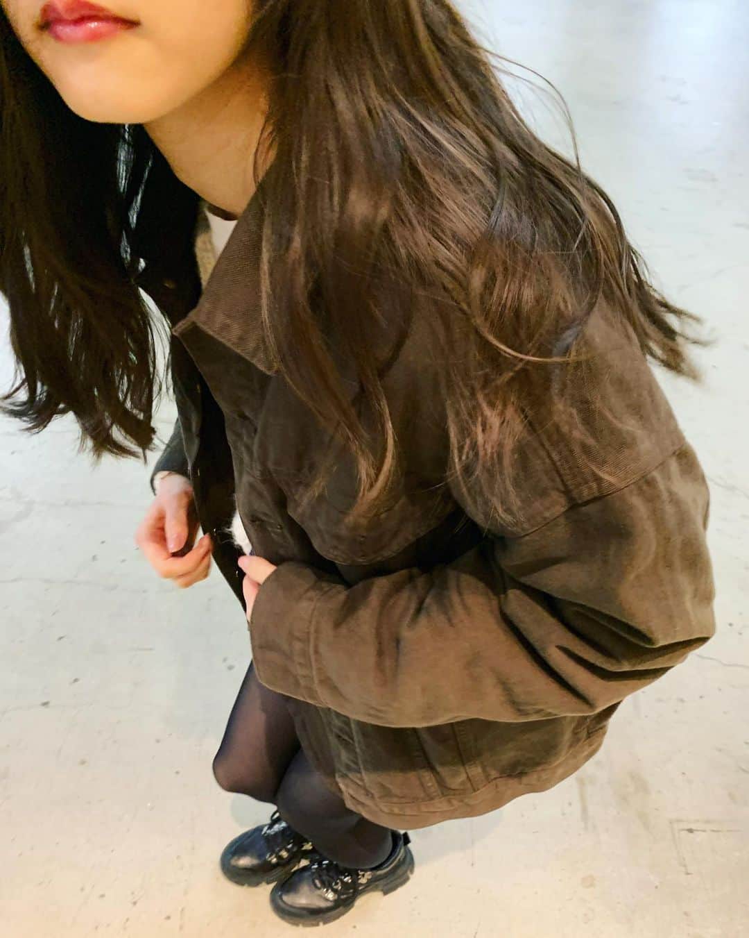 新木優子さんのインスタグラム写真 - (新木優子Instagram)「私服 denim jacket : @sly_official  denim skirt : @sly_official  knit : @snidel_official  shoes : @staccatojapan  bag : @dior」2月20日 18時54分 - yuuuuukko_