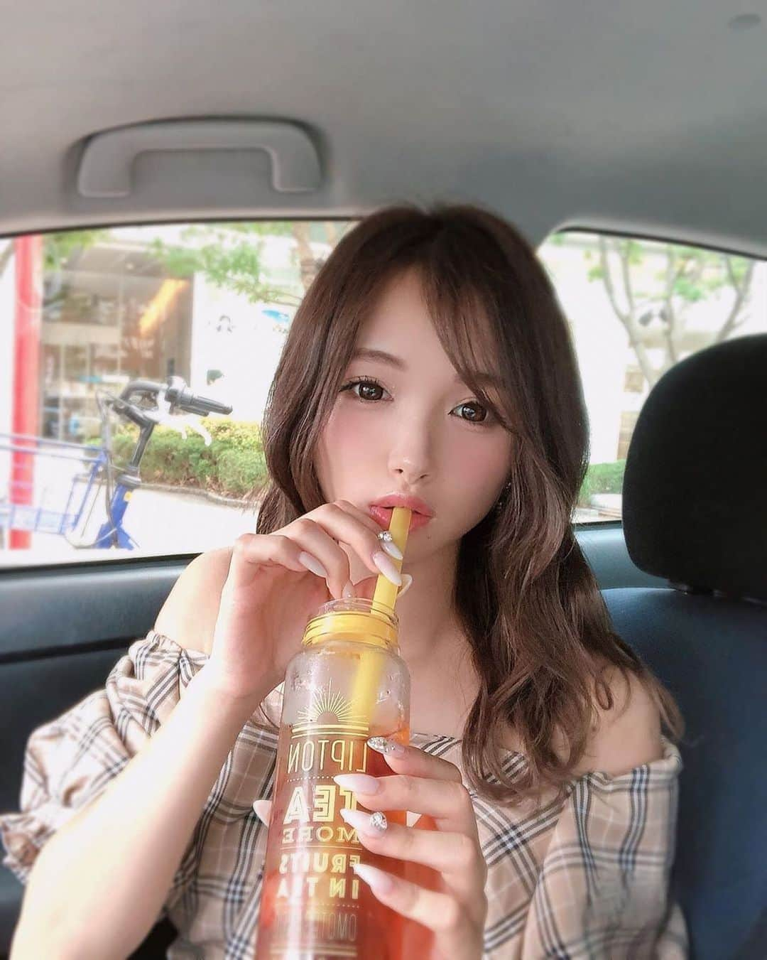 美女美容事情さんのインスタグラム写真 - (美女美容事情Instagram)「《フルーツドリンク🍻🍋✨》⠀⁠⠀ *⠀⠀⠀⠀⠀⠀⁠⠀⠀⁠⠀ リポストを使って、素敵な写真📷✨を投稿されてる方を紹介させて頂く⠀⠀⠀⁠⠀⠀⁠⠀ 【💄美女美容事情💅】のコーナーです✨⁠⠀⠀⁠⠀ *⠀⠀⠀⠀⠀⠀⁠⠀⠀⁠⠀ いいねやコメント、フォローして応援してね❤︎🥰🎶⁣⁠⠀⠀⁠⠀ *⠀⠀⠀⠀⠀⠀⁠⠀⠀⁠⠀ 今回ご紹介させて頂きますのは❤︎⁠⠀⠀⁠⠀ 仮屋かんなさん< @kanna_2015 >の素敵なお写真📸⁠⠀⠀⁠⠀ *⁠⠀⠀⁠⠀ 美味しそうなフルーツドリンクを飲んでいる仕草が可愛い🍻🤩撮影のため化粧は薄め☝︎との事ですが、美し過ぎます✨色白で羨ましい〜👀🌟ナチュラルメイクも参考になりますね✨🧡⠀⠀⁠⠀ *⠀⁠⠀⠀⁠⠀ 仮屋かんなさんのアカウントには他にも素晴らしい投稿が沢山ありますので是非覗いてみてくださいね💁‍♀️💙⁠⠀⠀⁠⠀ *⠀⁠⠀⠀⁠⠀ 仮屋かんなさん< @kanna_2015 >⁠⠀⠀⁠⠀ 素敵な投稿ありがとうございました☺️📸✨⠀⠀⠀⠀⠀⠀⠀⁠⠀⠀⁠⠀ △▼△▼△▼△▼△▼△▼△▼△▼△▼⠀⠀⠀⠀⠀⠀⠀⠀⠀⠀⠀⠀⠀⠀⠀⠀⠀⠀⠀⠀⠀⠀⠀⠀⠀⠀⠀⠀⠀⠀⠀⠀⁠⠀⠀⁠⠀ ❤🧡💛「美女美容事情」💚💙💜⠀⠀⠀⠀⠀⠀⠀⠀⠀⠀⠀⠀⠀⠀⁠⠀⠀⁠⠀ 👇掲載ご希望の方は👇⠀⠀⠀⠀⠀⠀⠀⠀⠀⠀⠀⠀⠀⠀⠀⁠⠀⠀⁠⠀ @b_b_j.jタグ付けと🖤 # ビジョビ⠀🖤⠀⠀⠀⠀⠀⠀⠀⠀⠀⠀⠀⠀⠀⠀⁠⠀⠀⁠⠀ をタグ付けお願いします✨⠀⠀⠀⠀⠀⠀⠀⠀⠀⠀⠀⠀⠀⠀⠀⁠⠀⠀⁠⠀ ――――――――――――――――⠀⠀⠀⠀⠀⠀⠀⠀⠀⠀⠀⠀⠀⠀⠀⠀⠀⠀⠀⠀⠀⠀⁠⠀⠀⁠⠀ ～姉妹アカウントのご紹介～⠀⠀⠀⠀⠀⠀⠀⠀⠀⠀⠀⠀⠀⠀⠀⠀⠀⠀⠀⠀⠀⠀⠀⠀⠀⠀⁠⠀⠀⁠⠀ ◇美容情報を紹介している«美女美容事情～Beauty～»⠀⠀⠀⠀⠀⠀⠀⠀⠀⠀⠀⠀⠀⠀⠀⠀⠀⠀⠀⠀⠀⠀⠀⠀⠀⁠⠀⠀⁠⠀ ( @b_b_j.j_b )⠀⠀⠀⠀⠀⠀⠀⠀⠀⠀⠀⠀⠀⠀⠀⠀⠀⠀⠀⠀⠀⠀⠀⠀⠀⠀⁠⠀⠀⁠⠀ ◇美しい旅スポット紹介をしている«美 spot»⠀⠀⠀⠀⠀⠀⠀⠀⠀⠀⠀⠀⠀⠀⠀⠀⠀⠀⠀⠀⠀⠀⠀⠀⁠⠀⠀⁠⠀ ( @b__spo )⠀⁠⠀⠀⁠⠀ ⁠⠀⠀⁠⠀ よかったらこちらも覗いてみてね✨⁠⠀⠀⁠⠀ ――――――――――――――――⠀⠀⁠⠀ #オシャレ ⠀⠀⠀⠀⁠⠀ #スタイル抜群 #カメラ女子⠀⠀⠀⠀⁠⠀ #女子力アップ ⠀⠀⠀⠀⠀⠀⠀⠀⠀⠀⁠⠀ #美意識 #🍻⠀⠀⠀⠀⁠⠀ #トレンド #大人可愛い⠀⠀⠀⠀⠀⁠⠀ #美肌 #大人女子 ⠀⠀⠀⠀⠀⠀⠀⠀⠀⠀⠀⠀⠀⠀⠀⁠⠀ #美意識 #美意識向上 ⠀⠀⁠⠀ #japanesegirl #japnese⠀⠀⁠⠀ #美人 #美女 ⠀⠀⠀⠀⠀⠀⁠⠀ #美白ケア #ナチュラル ⠀⁠⠀ #今日のコーデ #オシャレ ⠀⠀⠀⠀⠀⁠⠀ #カジュアル #カジュアルコーデ ⠀⁠⠀ #オシャレ好き #ベースメイク⠀⠀⠀⠀⠀⠀⠀⁠⠀ #メイク大好き ⠀⠀⠀⠀⠀⠀⁠⠀ #お洒落な人と繋がりたい #ファッションコーデ ⠀⠀⠀」2月20日 18時51分 - b_b_j.j