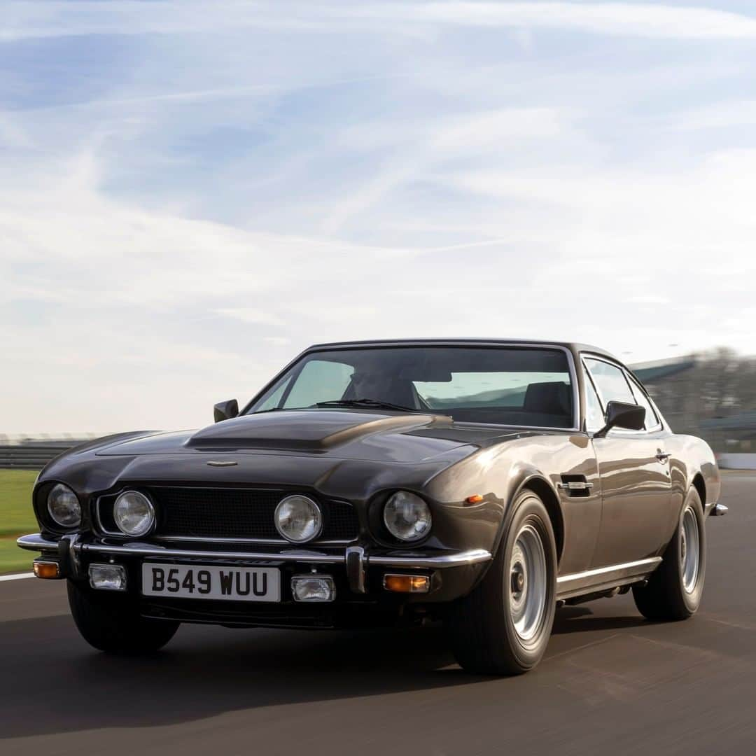 アストンマーチンさんのインスタグラム写真 - (アストンマーチンInstagram)「The trusted classics.  An upgraded Aston Martin DB5 is joined by the V8 for Bond’s latest adventure. Last seen in THE LIVING DAYLIGHTS the V8 Saloon makes its return to the screen in NO TIME TO DIE this April.  #NoTimeToDie #Bond25 #AstonMartin」2月20日 19時00分 - astonmartin