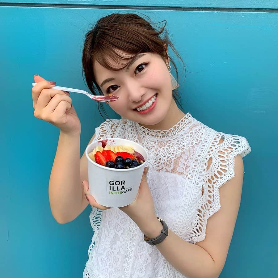 遠野愛のインスタグラム：「アサイーボウル🍓 ミスコン時代は週3ペースで食べに行き、最近ではお家で作っちゃうくらい大好きな食べ物！ 美容にも健康にも良くて美味しい☺️ まずはゴリラインザカフェ☕️ #卒業旅行　#旅行　#ハワイ #trip #graduationtrip #hawaii #アサイーボウル　#美容　#健康　#ゴリラインザカフェ」