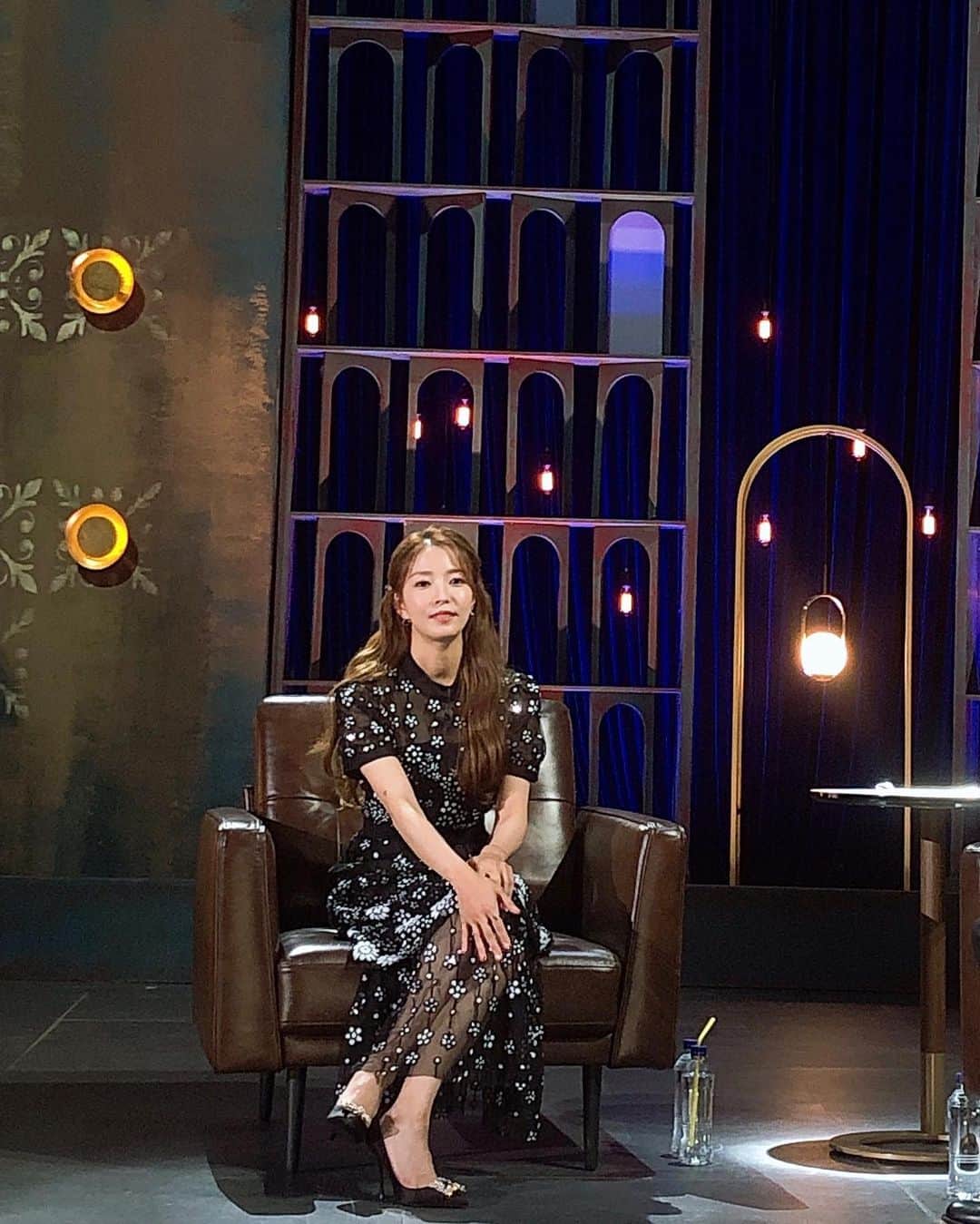 BoAのインスタグラム：「웃고.. 땀나고... 뛰고...🤣🤣 생각해보니 저한테 연예인 친구들이 많더라고요~~ 우리 회사친구들 낯가림 엉아들~~~ 🥰 어제 방송보고 내친구 윤돌왈... 펌프배틀뜨자고.. ㅋㅋ 꼭 이기고 오겠습니다 🤣🤣 20주년 시작을 멋지게 열어주신 #욱토크 여러분 감사합니다🤗🤗」
