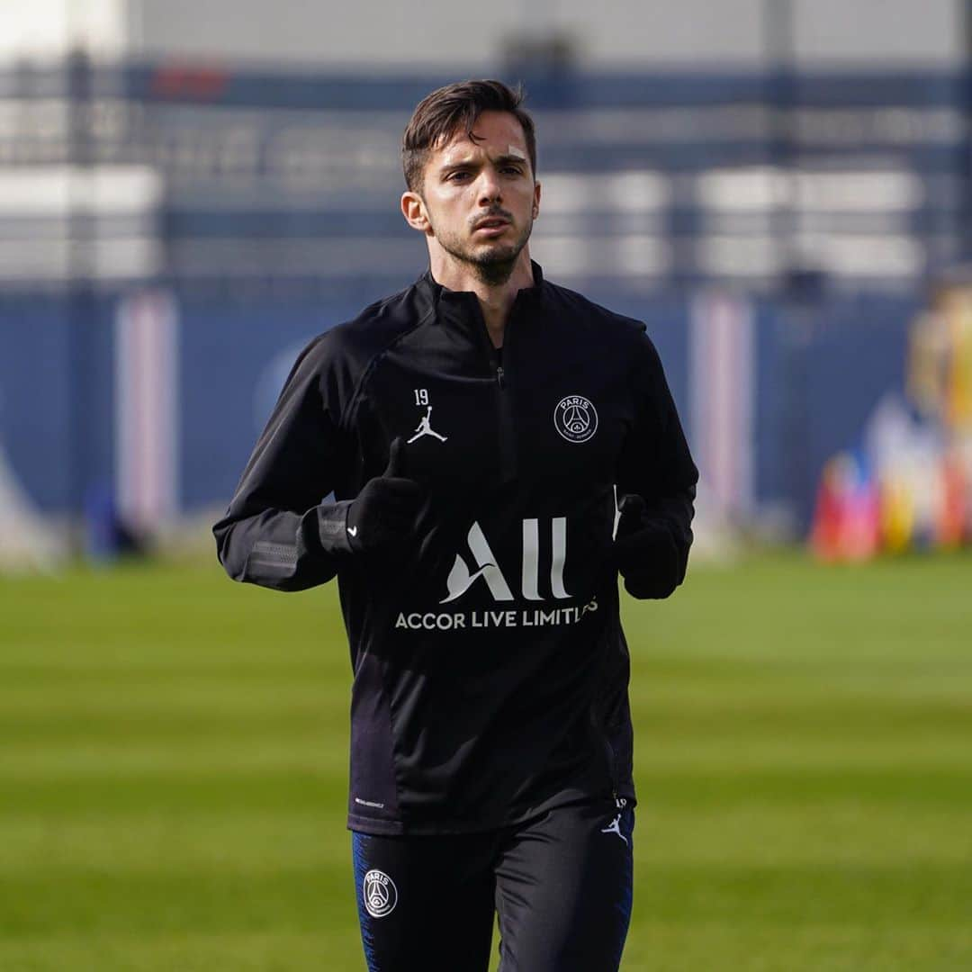 パリ・サンジェルマンFCさんのインスタグラム写真 - (パリ・サンジェルマンFCInstagram)「✊🏼🏟🔜 #PSGFCGB . 😤 @pablosarabia92 . #PSGtraining #ICICESTPARIS #AllezParis #PSG #Paris #Football #Sarabia #ParisSaintGermain」2月20日 19時29分 - psg