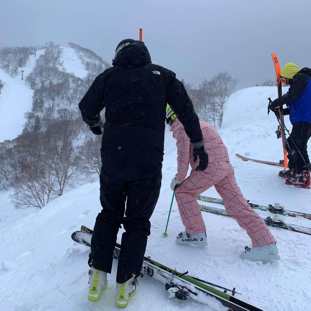 mastasimonさんのインスタグラム写真 - (mastasimonInstagram)「Mighty Snow Club @kirororesort !! One of the best place to ski in Hokkaido !  最高のメンバー達と雪山セッション！まじでありがとうございました😊！Music & Snow Link !! 音と雪山繋がり！  Enjoy Life !! One Life to Live !! #mightycrown #mightysnowclub #mightycrownskiteam #kirororesort #hokkaido #ski」2月20日 19時23分 - mastasimon