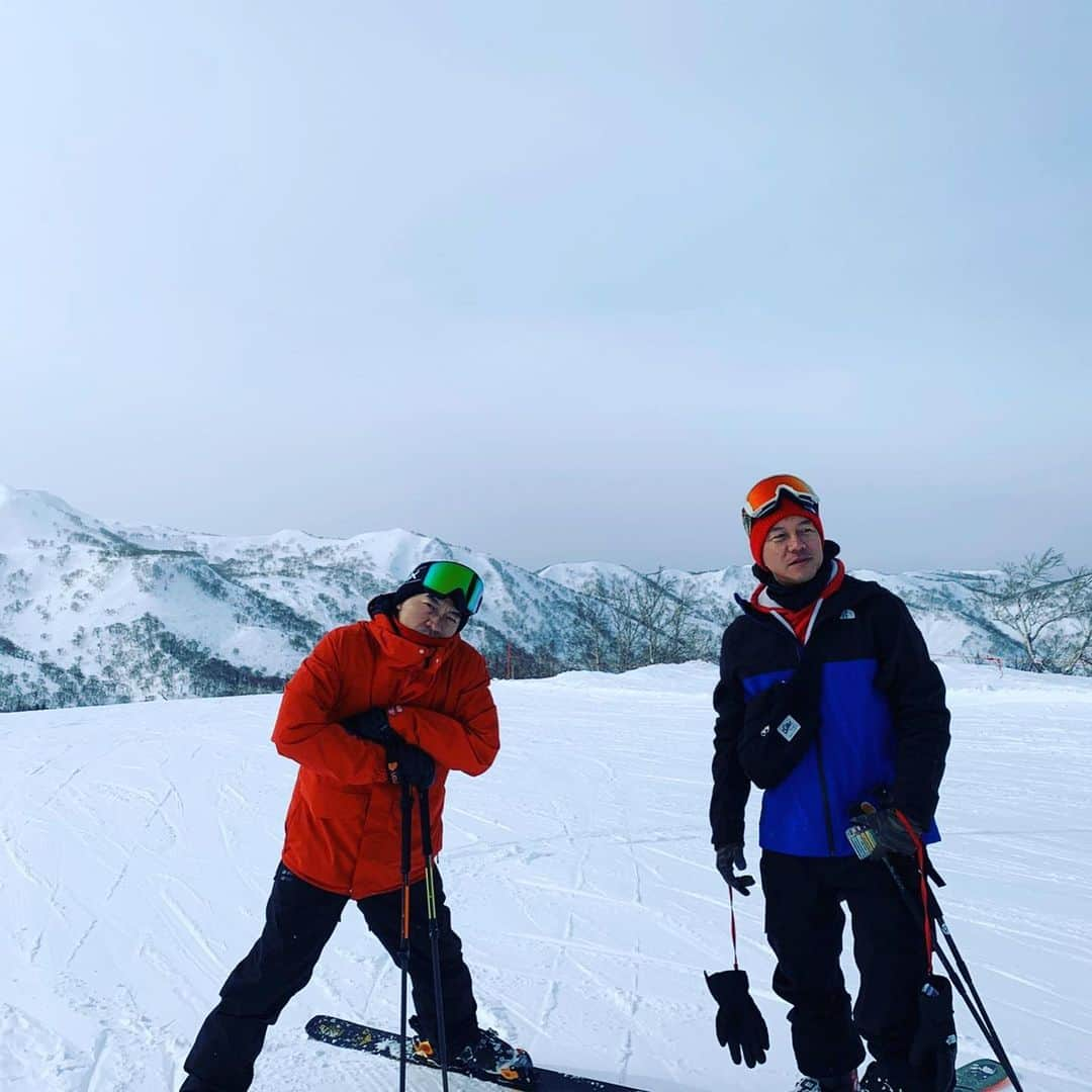 mastasimonさんのインスタグラム写真 - (mastasimonInstagram)「Mighty Snow Club @kirororesort !! One of the best place to ski in Hokkaido !  最高のメンバー達と雪山セッション！まじでありがとうございました😊！Music & Snow Link !! 音と雪山繋がり！  Enjoy Life !! One Life to Live !! #mightycrown #mightysnowclub #mightycrownskiteam #kirororesort #hokkaido #ski」2月20日 19時23分 - mastasimon