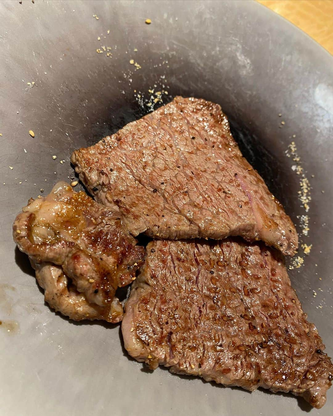 高田真希さんのインスタグラム写真 - (高田真希Instagram)「日本一美味しい焼肉屋😋 #清州園  日本一と言うことは世界一🌏 どれも本当に美味しくて、何回行っても飽きない！！ いやっ、大将が飽きさせてくれないぐらい毎回仕入れる牛が違ったりして行くたびに何がでてくるかワクワク🤤 お肉だけじゃなくてフルーツも毎回楽しみ✨ 幸せ☺️ そしてガーリックライスがうまいんだ😛 人柄も含めて最高なお店です👍 #清州園 #碧南市  #焼肉 #日本一 #食べるの大好きアスリート」2月20日 19時25分 - maki_takada