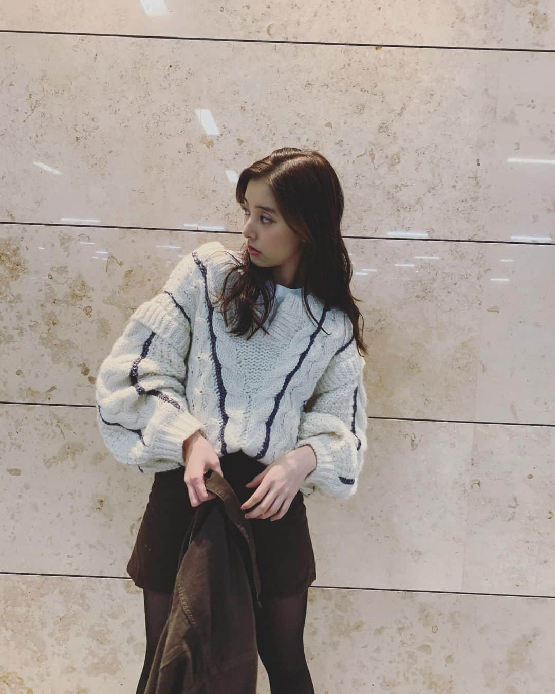 新木優子さんのインスタグラム写真 - (新木優子Instagram)「たっぷりボリュームのあるニットが好き！  knit : @snidel_official  jacket & skirt : @sly_official」2月20日 19時55分 - yuuuuukko_