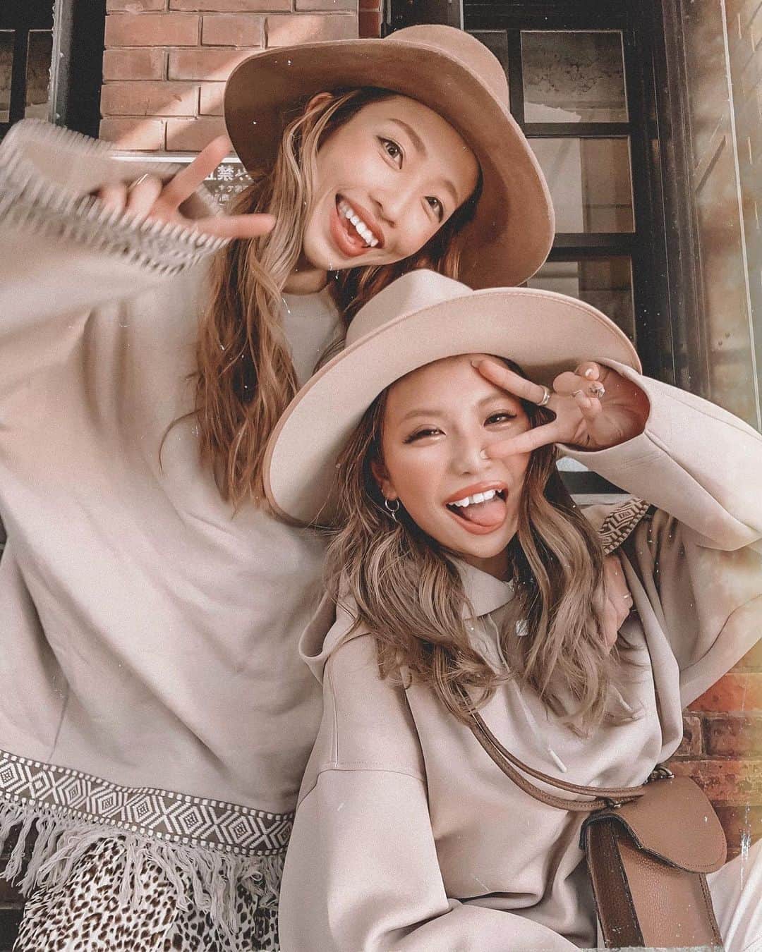 ✷kana✷のインスタグラム：「💋kiyo kana💋 . . こんなん撮ってたね📸 きよかわいいなーー😭 今むしょーに友達にあいたいわ！ . . #bff #smile」