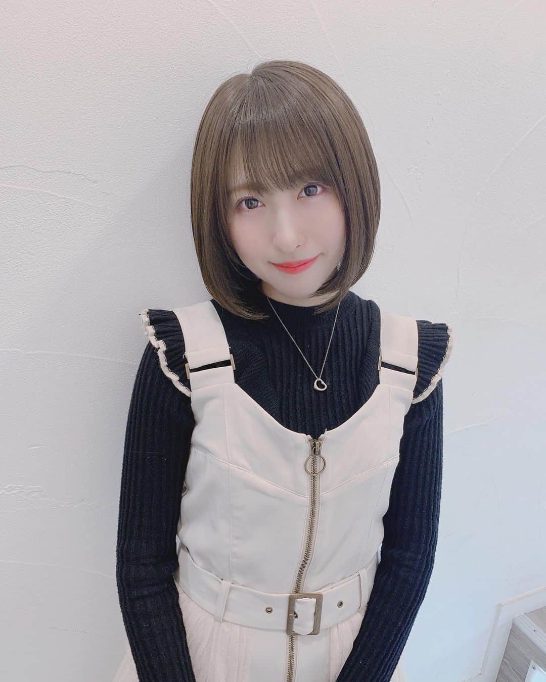 小桃音まいのインスタグラム：「美容院いてきました❤︎. . . #美容院 #ボブ #ボブヘアー #ショート #ショートボブ #ショートヘア #followｍe #japanesegirl #ヘアカラー #instalike  #followforfollowback #表参道」