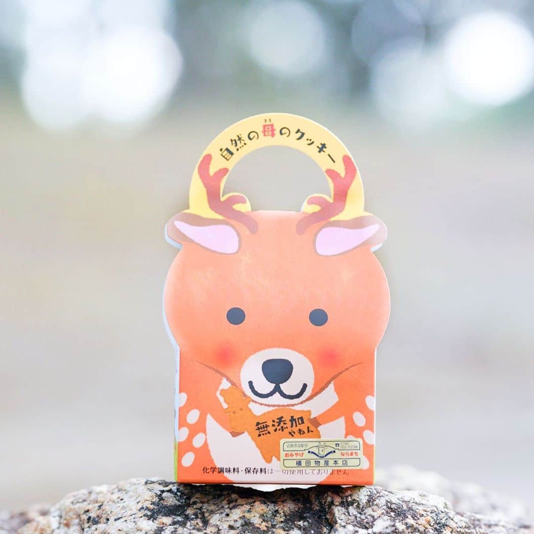熊乃あいさんのインスタグラム写真 - (熊乃あいInstagram)「スーパー奈良ソフト🍦 ． 奈良公園にあるソフトクリーム屋さんのをオリジナルカスタム😋🌟 ． お土産屋さんで買える 奈良の大仏・東大寺・鹿が10枚入りで入ったクッキーセット（写真2.3枚目）に百均で金平糖買って乗せてみました🎉 ． ソフトクリームも桜とかチョコとか色んな味と色があって、自分のオリジナルソフトクリーム作り楽しい✨ ． ． #スーパー奈良ソフト #奈良スイーツ #奈良カフェ #奈良グルメ #鹿スイーツ #ならまち #奈良が好き #ソフトクリーム #抹茶スイーツ #オリジナルスイーツ  #奈良公園 #奈良観光 #スイーツ部 #関西グルメ #ことりっぷ #naracafe #naradeerpark #macha #nara #plumblossom #deersweets #syoka」2月20日 20時46分 - kemonon.nara