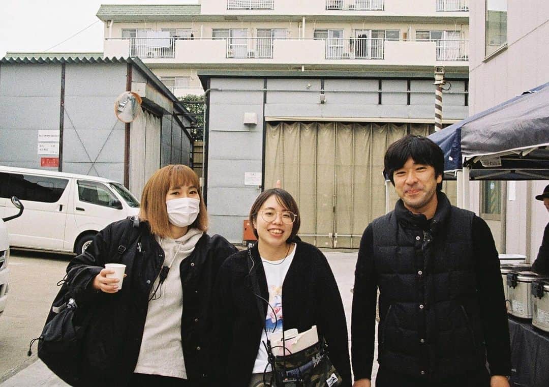のインスタグラム：「いつも温かい飯を、現場を準備してくれて感謝。皆んな温かかった。好きな一枚と共に。  本日深夜0:55〜1:25から関西テレビ『エ・キ・ス・ト・ラ!!!』6話(笠松将 編)放送です。是非観てください！  関西圏以外の方も翌日からTverで配信されますのでどうか御贔屓に🙇‍♂️ #関テレ#エキストラ  #filmphotography」