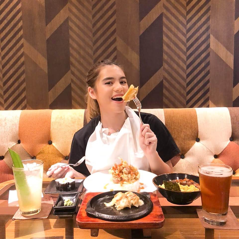 タリア・イファンカ・エリサベスさんのインスタグラム写真 - (タリア・イファンカ・エリサベスInstagram)「Hai guys! Kapan lagi makan GRATIS di Michelin Star Resto di Jepang, Korea, dan Thailand dengan ikutan MUKBANG Challenge #EatsMukbang dari @travelokaeats  Kalian tinggal pake kode kupon “MUKBANG” sebanyak2nya setiap beli voucher di Traveloka Eats Caranya gampang banget: • • Beli voucher resto "Special Offers" atau deal "treats" sebanyak-banyaknya di aplikasi Traveloka bagian EATS • Gunakan kode kupon "MUKBANG" untuk setiap pembelian •Setiap kali kalian menggunakan kode kuponnya, kalian akan mendapatkan tiket undian yang kudu kalian tukarkan di halaman undian di aplikasi Traveloka  Makanya, sering-sering makan pakai Traveloka Eats biar kesempatan menangmu lebih besar!  #MakanEnakTambahNikmat #EatsMukbang #PengalamanMengenyangkan」2月20日 21時07分 - thaliaivanka