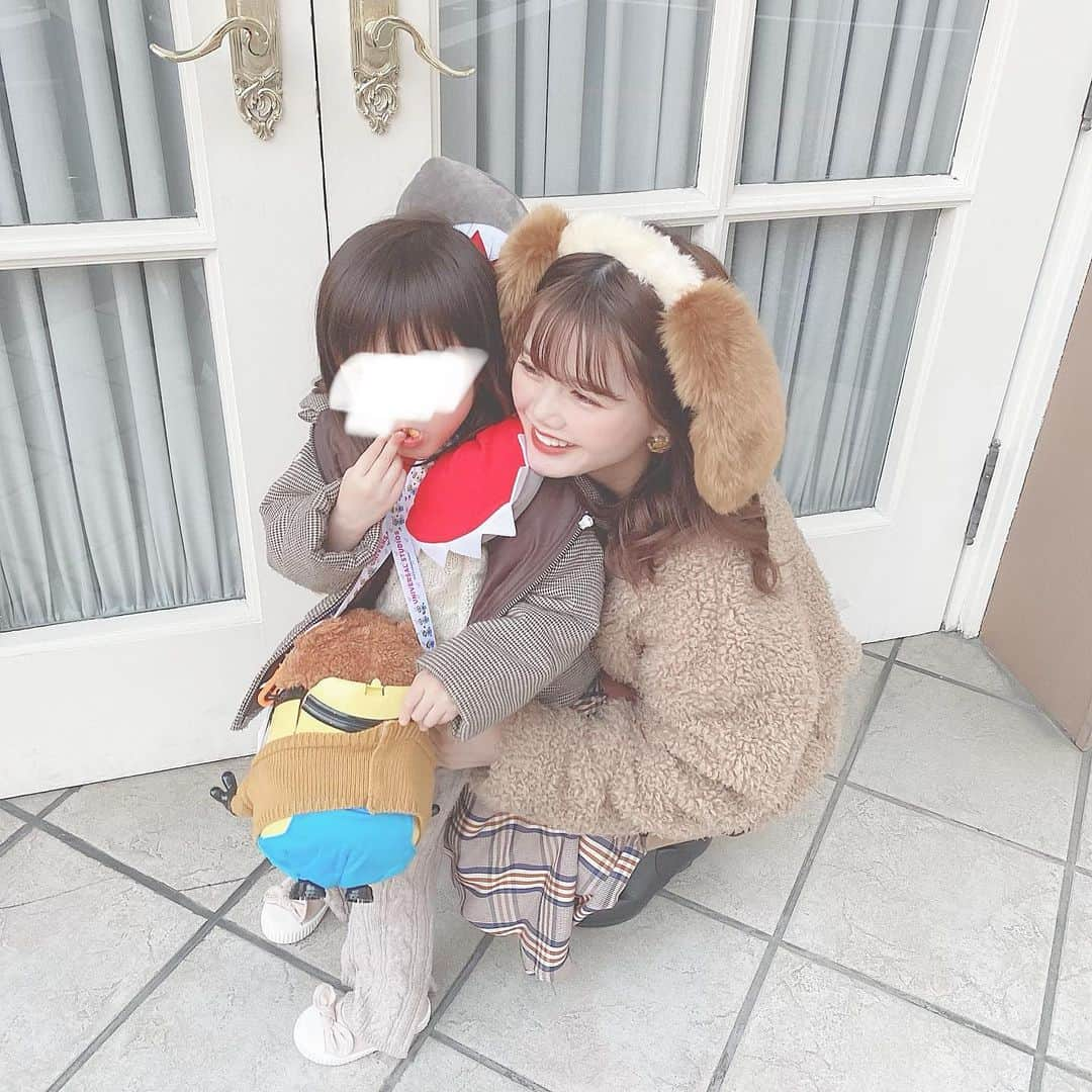 MISAさんのインスタグラム写真 - (MISAInstagram)「ㅤㅤㅤㅤㅤㅤㅤㅤㅤㅤㅤㅤㅤ ユニバの時のコーデ🧸💘 ブランドタグ付けしてます☺️ ㅤㅤㅤㅤㅤㅤㅤㅤㅤㅤㅤㅤㅤ みんなでスヌーピーとティム したかったんやけど娘ジョーズ気に入って 一人だけサメになってた🦈（笑） ㅤㅤㅤㅤㅤㅤㅤㅤㅤㅤㅤㅤㅤ ユニバのポップコーンの入れ物、 ケビンあるのに洋服着てるのが 可愛くてまた買ってしまった😂 ㅤㅤㅤㅤㅤㅤㅤㅤㅤㅤㅤㅤㅤ ポップコーン美味しすぎてニコニコな娘(5枚目)と 妹のミニオンまんが気に入りすぎて 全然返す気配のない息子(6枚目)😂💘💘 ㅤㅤㅤㅤㅤㅤㅤㅤㅤㅤㅤㅤㅤ 腰が痛くてひょっとして また腎盂腎炎なりかけてるのかなあ😩 ちょっと熱っぽい気もするし花粉もすごくて 体調やばい…😂😂 みんなも体調気をつけてね😭🌸 ㅤㅤㅤㅤㅤㅤㅤㅤㅤㅤㅤㅤㅤ ㅤㅤㅤㅤㅤㅤㅤㅤㅤㅤㅤㅤㅤ #usj #ユニバ　#ユニバコーデ #スヌーピー　#ティム　#ブラウンコーデ　#ootd」2月20日 21時13分 - chatae._