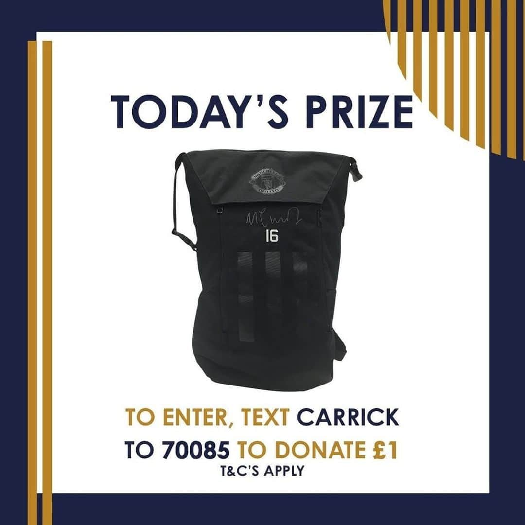 マイケル・キャリックのインスタグラム：「Repost from @michaelcarrickfoundation • A huge thank you to everyone who has entered #carrickssuper16 prize draw for the last 3 days and congratulations to our winners so far! 👏 On Day 4⃣ you can be in with the chance of winning Michael's very own signed 2017 Pre Season Tour Bag. 🌟 🤳Text 'CARRICK' to 70085 to donate £1 to and to be entered into today's prize draw or you can donate and enter via the Instagram or Facebook donation button!  Every donation goes directly into creating safe spaces and empowering opportunities for youngsters living in disadvantaged areas in Greater Manchester and Tyne and Wear. ❤️️」