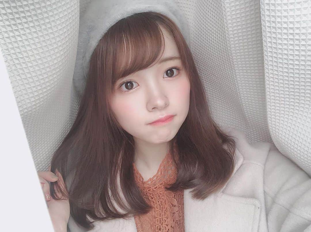 橋本紗奈さんのインスタグラム写真 - (橋本紗奈Instagram)「𝐁𝐞𝐫𝐞𝐭👒 . . . 部屋の奥底にあったフワフワベレー帽を被った🙋🏻‍♀️ もう外も暖かいね〜｡o○❁ . . .  #ベレー帽 #メイク #春メイク #春服 #フワフワ帽子 #アクセサリー #ピンクメイク #ポートレート #ootd #ヘアケア #ヘアカラー #ヘアアレンジ #被写体 #ヘアスタイル #投資女子 #投資 #投資初心者」2月20日 21時32分 - hashimoto_sana