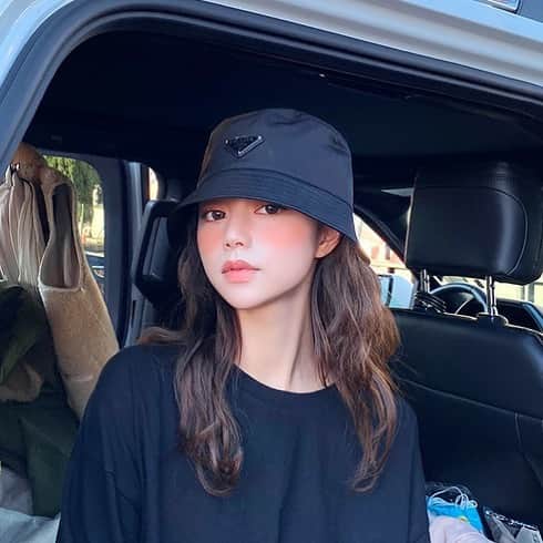 Chuuのインスタグラム：「야식먹고 싶어요🤓 메뉴추천해주세요☕️ #chuuseoul ⠀ +야식주문했어요! 스토리에 올릴께요😚」