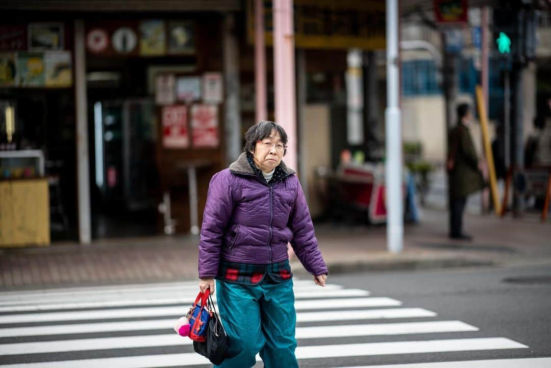 アレックス・メゴスさんのインスタグラム写真 - (アレックス・メゴスInstagram)「Sometimes I'm not sure if people like to have their picture taken. And sometimes it's obvious that they think it's awesome. ✌🏼️ #stylefirst #carrotsforpower」2月20日 21時51分 - alexandermegos