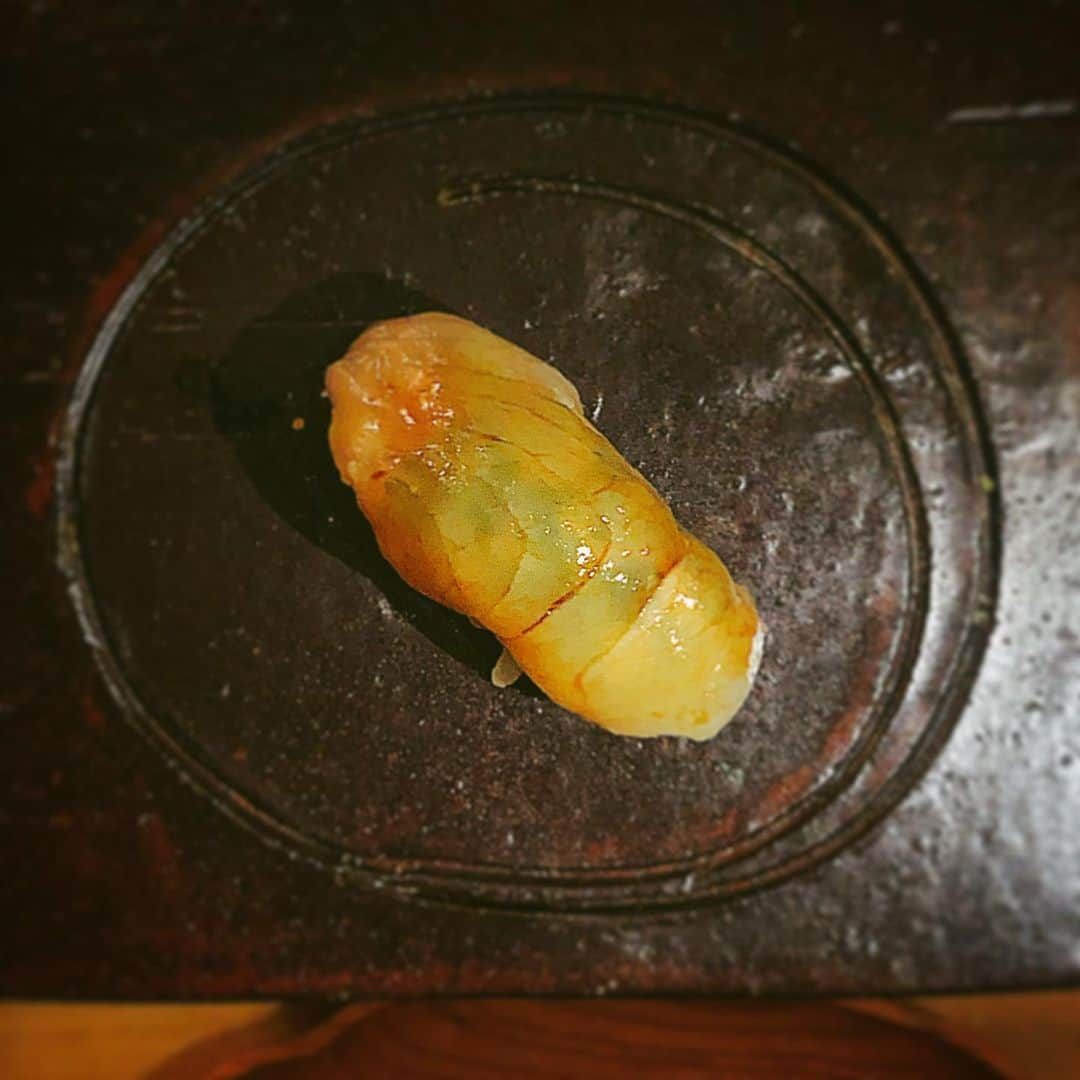 小峰みこさんのインスタグラム写真 - (小峰みこInstagram)「世界で1番おいしいお寿司食べた🍣💗 1枚目からかわはぎ、うに、まぐろ😍 写真撮らなかったけどぜーーーんぶおいしかったよ☺️✨✨ . 和誰一起吃飯比吃飯更重要😌 . #寿司 #かわはぎ #まぐろ #うに #他にもたくさん #食べスタグラム #sushi #japanesefood #japanese_sushi #maguro #uni #kawahagi #Lezat #맛있는 #好呷 #好吃 #深入快樂 #開心 #happy #Menyenangkan」2月20日 22時15分 - mico_19911201