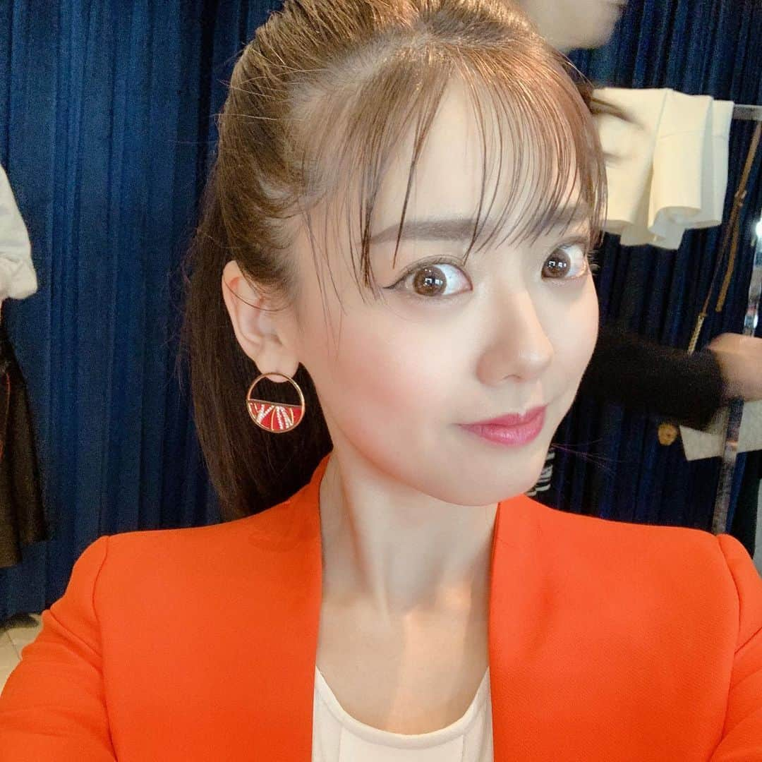 佐藤彩香さんのインスタグラム写真 - (佐藤彩香Instagram)「・ ・ ・ 映え写真🤳📸 ・ ヘアメイク、衣装、アクセサリーでいつもと雰囲気が変わって見えて 違う自分になった感じがしました😊 ・ ・ #ロレアルパリ #ブリリアントシグネチャー #透け感ウォータリールージュ  #weworkforgreatpeople  #lesgeorgetteslovers  #レジョルジェット #ザディグ #ザディグエヴォルテール  #zadigetvoltaire」2月20日 22時25分 - ayaka_01_sato