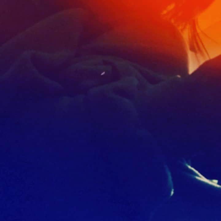 さユりのインスタグラム：「いろんなことが既に手遅れでとりこぼしてこぼれてこぼれてこわれて去ってそれでも最後には何かが残る？何が残るのでしょうね　もうすこしだけ迷惑かけながら歌います　この歌なんて名前つけよかなあ」