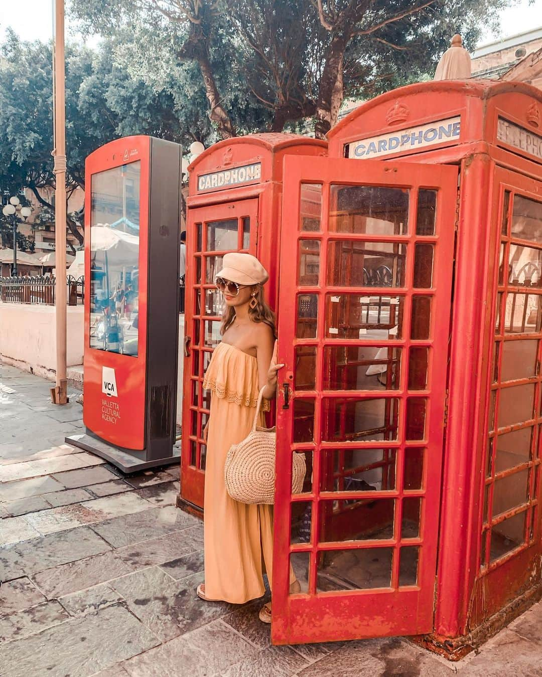 RUI ONUMAさんのインスタグラム写真 - (RUI ONUMAInstagram)「ㅤㅤㅤㅤㅤㅤㅤㅤㅤㅤㅤㅤㅤ telephone box☎️❤️ ㅤㅤㅤㅤㅤㅤㅤㅤㅤㅤㅤㅤㅤ バレッタにある赤い電話ボックス かわいかった♡ ㅤㅤㅤㅤㅤㅤㅤㅤㅤㅤㅤㅤㅤ ㅤㅤㅤㅤㅤㅤㅤㅤㅤㅤㅤㅤㅤ ――――――――――――― ㅤㅤㅤㅤㅤㅤㅤㅤㅤㅤㅤㅤㅤ 🗺 #マルタ共和国  #マルタ #マルタ島 #malta #republicofmalta  ㅤㅤㅤㅤㅤㅤㅤㅤㅤㅤㅤㅤㅤ 📍 #首都バレッタ  #Valletta #vallettamalta  ㅤㅤㅤㅤㅤㅤㅤㅤㅤㅤㅤㅤㅤ ――――――――――――― ㅤㅤㅤㅤㅤㅤㅤㅤㅤㅤㅤㅤㅤ #おーぬまんmalta旅」2月20日 22時22分 - onumaaan