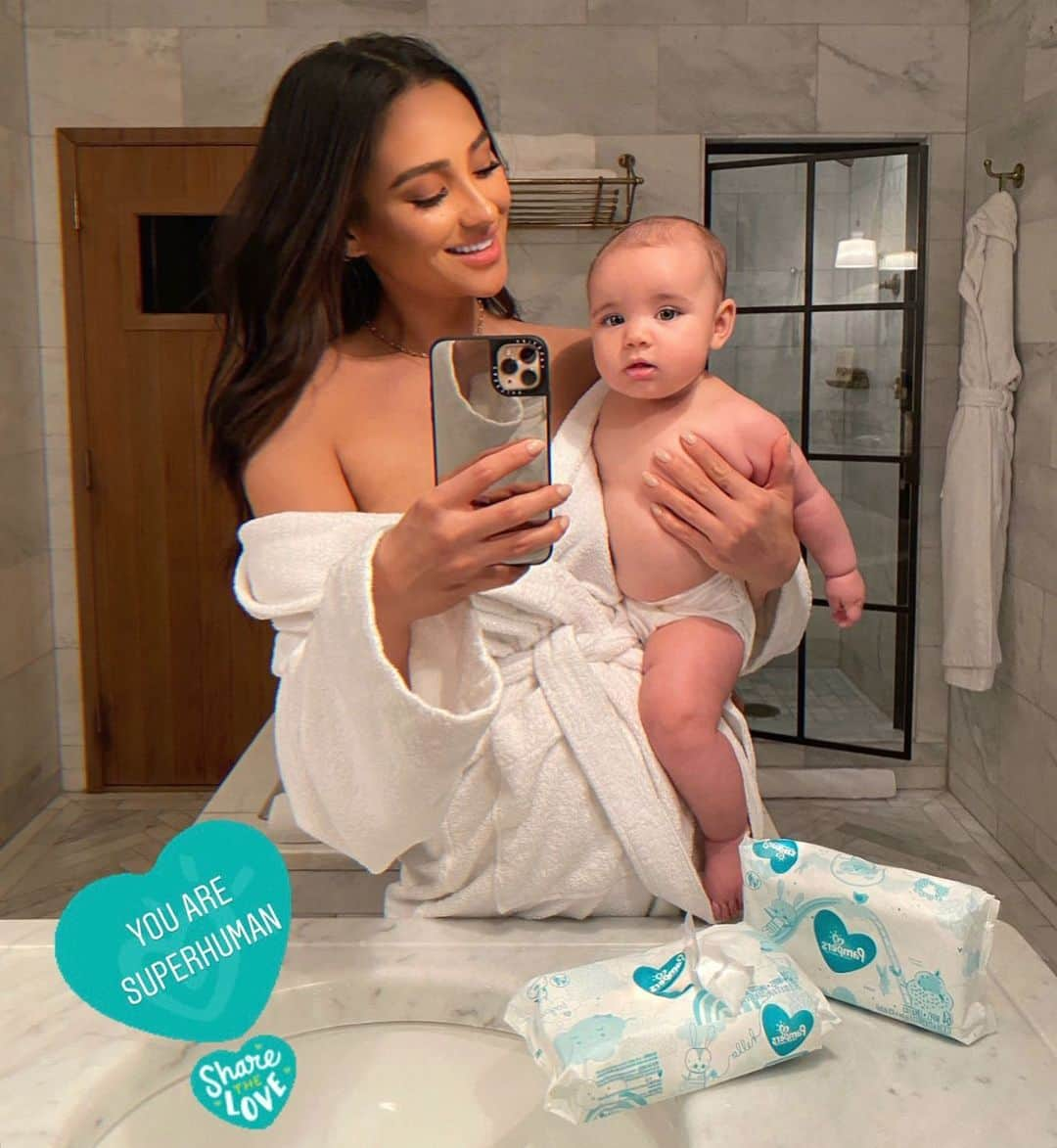 シェイ・ミッチェルさんのインスタグラム写真 - (シェイ・ミッチェルInstagram)「Calling all moms! @pampersus & @pamperscanada found that 9 out of 10 of us worry we’re not doing a good enough job. I know I can relate. Tag 3 moms who need a reminder of how great they are! @kayrochic @ladyluofthewolves and @preciousm1954 you are amazing and inspire me everyday! 💛  P.S. You can create your own adorable affirmation sticker by searching “Pampers” under Gifs in your stories. I can’t wait to see what you make! #ShareTheLove #PampersPartner」2月20日 22時48分 - shaymitchell