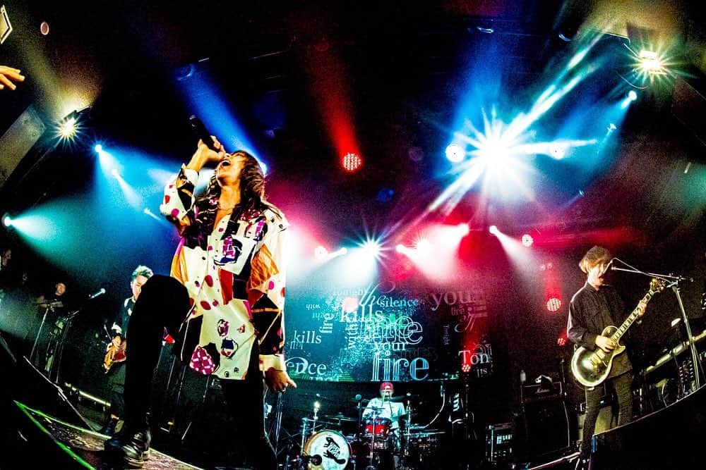 藤原広明のインスタグラム：「高松festhalle THE ORAL CIGARETTES COUPLING TOUR 『Tonight the silence kills me with your fire』  オーラル、そして高松のあなたにびっくらぶっ！！🦍🦍🦍🦍 photo by @hamanokazushi」