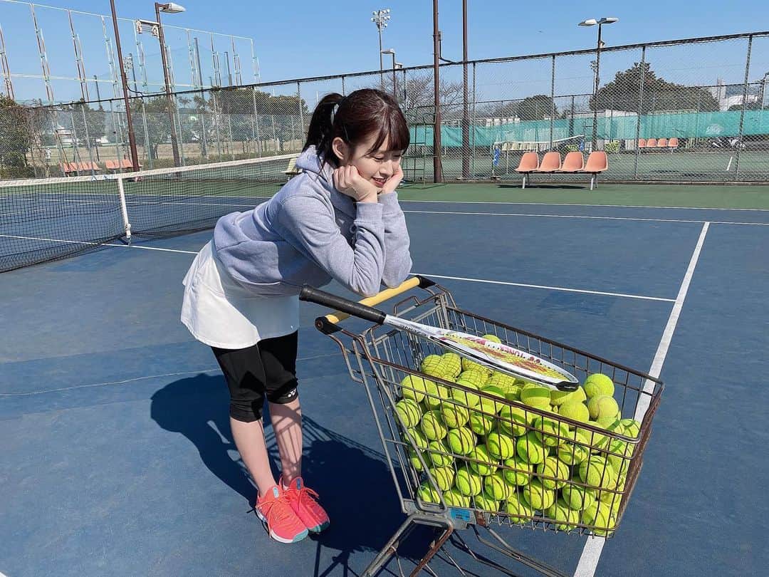 佐藤朱さんのインスタグラム写真 - (佐藤朱Instagram)「ボールがたくさん〜〜🎾 一緒にみっちり練習します？？😎 #テニス」2月20日 23時10分 - akari_miyagi