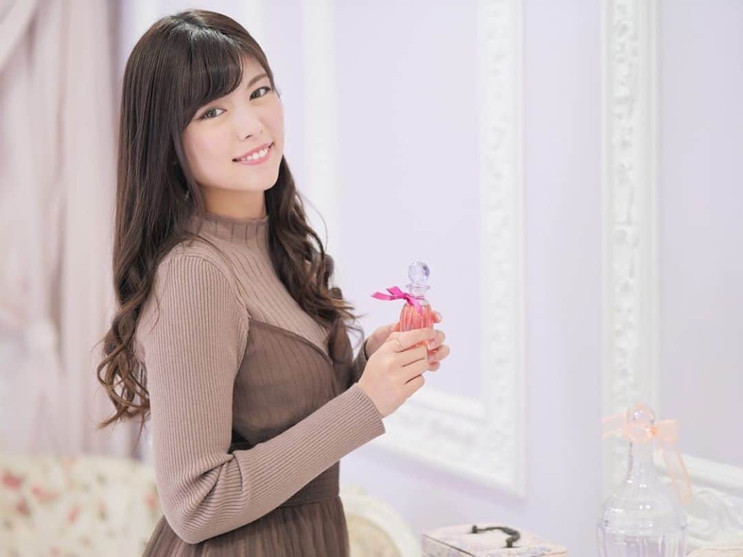 のインスタグラム：「* . 今日は 私生誕10,000日の日だそうです！ . 1日, 10日, 100日, 1,000日は 3歳までに終わってしまうから 桁が増えるのを自覚できるのはここだけ。 . 改めて 家族と支えてくださっている方々に感謝です。 いつもありがとう☺️ . * #モデル #撮影会モデル #ポートレートモデル #サロンモデル #イベントコンパニオン #レースクイーン #RQ #熊林保奈美 #道産子 #Japanesegirl #paddokgirls #pitgirl #instalike #맞팔 #선팔 #anniversary #いつもありがとう」