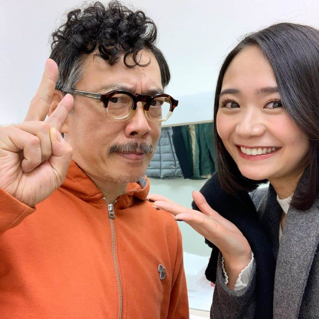 緑川静香さんのインスタグラム写真 - (緑川静香Instagram)「『それって⁉︎実際どうなの課』スタジオ衣装です😌✨﻿ ﻿ 👗…DRESICA﻿ ﻿ 緑川なので、緑で。笑﻿ ﻿ どうなの課ファミリーの小話。✨﻿ この衣装を着ていたら、華丸さんに、ライバルは麒麟がくるやなって言われました。(長谷川さんが、いつも緑の服を着ているからw)﻿ ﻿ 先日、ストーリーではお話しましたが、生瀬さん演出、出演の舞台をしっかり観劇してきました☺️﻿ ストーリーもセットもすごい充実していて、演じてる役者さんもみんなイキイキしててずっと笑ってました🥰﻿ 生瀬さんお疲れさまです。﻿ の写メも載せておきます。笑﻿ ﻿ #それって実際どうなの課 #実際どうなの課 #ファッション #ワンピース #ドレシカ #fashion #onepiece #green #coodinate #style #dresica  #生瀬勝久 さん #お疲れさまです #刺激受けました #私も舞台頑張ろう #ワンピース可愛い💕」2月20日 23時20分 - midorikawa_shizuka