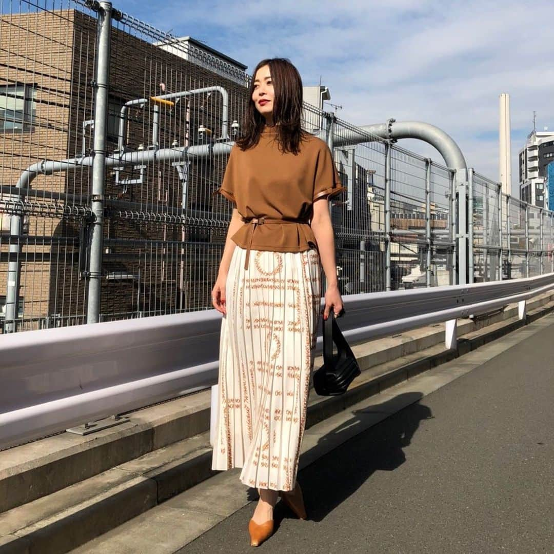 Ameri VINTAGE LUMINE SHINJUKUさんのインスタグラム写真 - (Ameri VINTAGE LUMINE SHINJUKUInstagram)「2月21日(金) NEW ARRIVAL ♥ ・ ・ CHAPLIN MESSAGE LOGO PLEATS SKIRT WHT / ORN S / M ¥17,500 (+tax) ・ @aym__319  174cm / Mサイズ ・ ・ #ameri #amerivintage #アメリ #アメリヴィンテージ #skirt #スカート#ヴィンテージ #SS #shinjuku #lumine2 #ameri新宿」2月20日 23時20分 - ameri_shinjuku