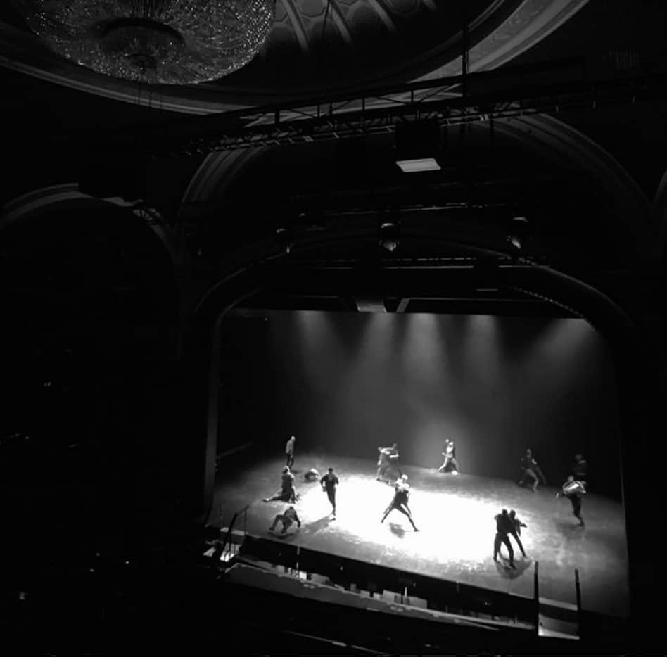 エイミー・シューマーさんのインスタグラム写真 - (エイミー・シューマーInstagram)「Wow @westsidestorybway opens tonight and it will leave you breathless. This is a show you cannot miss. Congratulations to everyone involved. Blown away.」2月20日 23時24分 - amyschumer