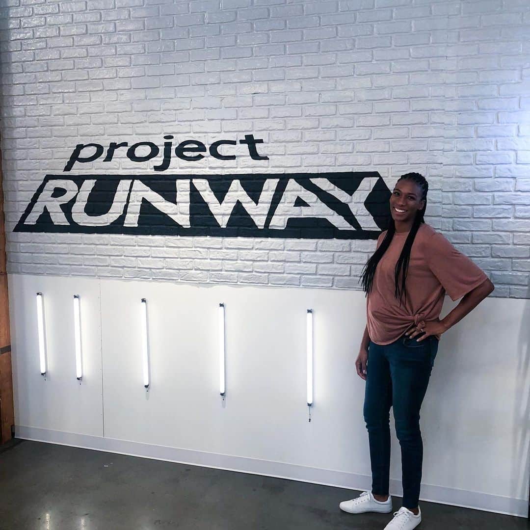 フォルケ・アキンラデウォのインスタグラム：「TONIGHT! Don't miss me and my fellow @teamusa  teammates on @projectrunwaybravo at 9/8c on @BravoTV!」