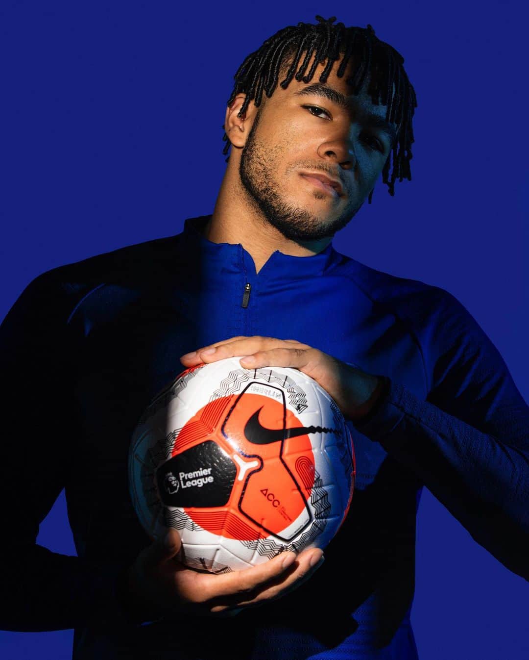チェルシーFCさんのインスタグラム写真 - (チェルシーFCInstagram)「The new @NikeFootball '@PremierLeague Tunnel Vision Merlin' ball, which we will use for the first time on Saturday against Spurs! 🔥⚽️ @rjames @masonmount10 @tammyabraham1 #CFC #Chelsea」2月20日 23時44分 - chelseafc