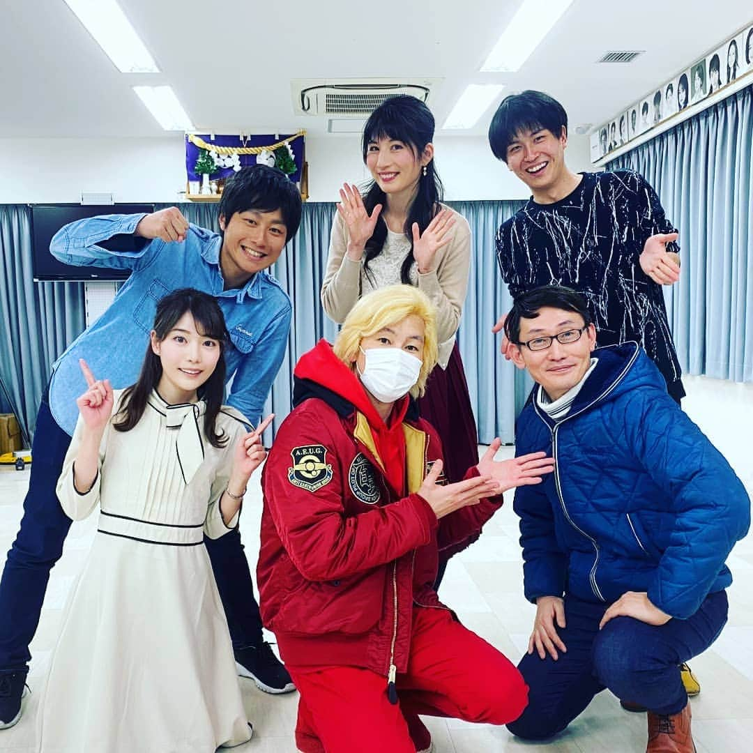 カズレーザーさんのインスタグラム写真 - (カズレーザーInstagram)「久しぶりのクイズ会！！！ きくりんさんの問題カードが絶妙難易度で、このまま年の瀬まで遊び続けたいなんて声もあったり無かったり無かったり！  #シューマッハ中村 さん #千種ゆり子 さん #あかもん山口おべん さん #竹俣紅 さん #きくりん さん」2月21日 0時14分 - kazlaser