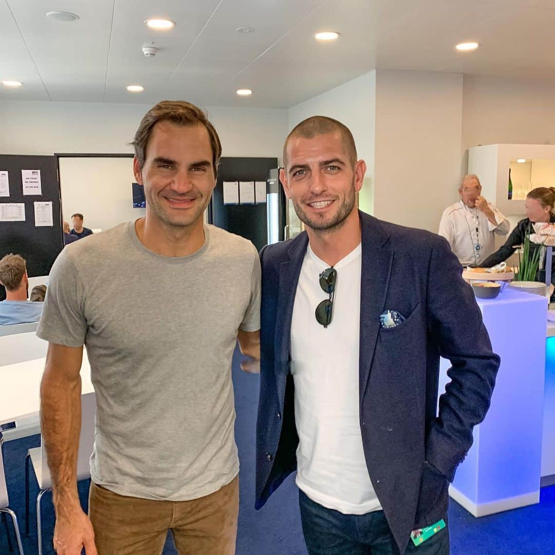 ムラデン・ペトリッチさんのインスタグラム写真 - (ムラデン・ペトリッチInstagram)「Get well soon @rogerfederer . The best view comes after the hardest climb 🎾💪🏽. #rogerfederer #federer #tennis #goat #switzerland #swissquality #basel」2月21日 0時35分 - mladenpetric