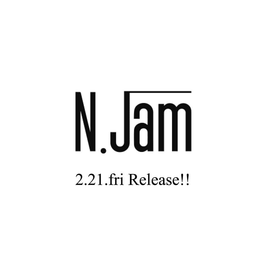 NOBLEさんのインスタグラム写真 - (NOBLEInstagram)「\2.21.fri 本日発売!/﻿ ﻿ N.Jam﻿ 2020 SPRING ISSUE﻿ ﻿ “N”はNOBLE、”JAM”はJAM SESSION。﻿ 自由に即興的に演奏するジャムセッションのように、﻿ ルールにとらわれず、奔放にファッションを楽しむためのブランドN.jam。﻿ ２シーズン目となる今季は、“ズレる”をテーマに掲げて。﻿ 整然としたバランスが少しだけ“ズレる”ことで生まれる﻿ 隙、色気、遊び心、高揚感——。﻿ そんなものたちを、一枚ずつしりとりのように“ズラして”着回していく。﻿ 春も思いきり自由に、ファッションを謳歌しよう。﻿ ﻿ #baycrews #noble #Njam」2月21日 9時57分 - noble.jp