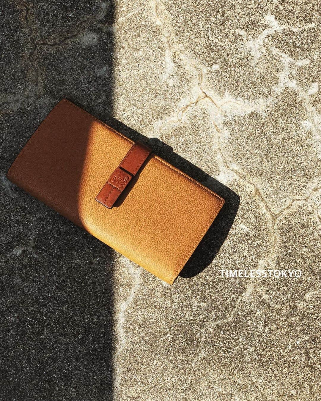 Paula’sさんのインスタグラム写真 - (Paula’sInstagram)「【LOEWE】 バーティカルウォレット  詳細はWEB SHOPにて 【W18540】 .  #timelesstokyo#timeless#tokyo#vintage#vintageshop#chanel#selectshop#CELINE#HERMES#GUCCI#DIOR#celine#LOEWE#ロエベ」2月21日 10時36分 - timelesstokyo_official