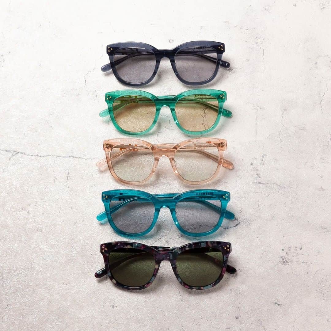 Zoff Officialのインスタグラム：「2020.2.25 PREORDER START!! Zoff×WIND AND SEA #ZoffSEA #Zoff #WINDANDSEA @zoff_eyewear @windandsea_wear 【発売予定日】 （先行予約）2020年2月25日（火）11:00 →Zoffオンラインストア・Zoff楽天市場店 2020年2月29日（土）12:00→ WIND AND SEAオフィシャル オンラインストア・中目黒店舗 2020年3月6日（金）→Zoff店舗（限定67店舗） 【注意事項】 Zoff 原宿店は3月6日（金）に限り本コラボレーション商品の発売を10:00より開始いたします。また、混雑状況により10:00に抽選を実施し、抽選順による入店とさせていただきます。お一人様の購入制限を設けさせて頂く場合がございますのでご了承ください。 【種類】 5型 全18種類 ※6種類はZoff 原宿店、Zoff オンラインストア、Zoff 楽天市場店、及びWIND AND SEA NAKAMEGURO、WIND AND SEA オフィシャル オンラインストア限定商品となります。 【価格】 7,500円（税別）※オリジナルのメガネケース・メガネ拭き付き 【Zoff取扱店舗】 Zoff67店舗（予定）、Zoff オンラインストア、Zoff 楽天市場店、Zoff ZOZOTOWN店  ご予約・商品詳細はこちら https://www.zoff.co.jp/shop/contents/windandsea.aspx」