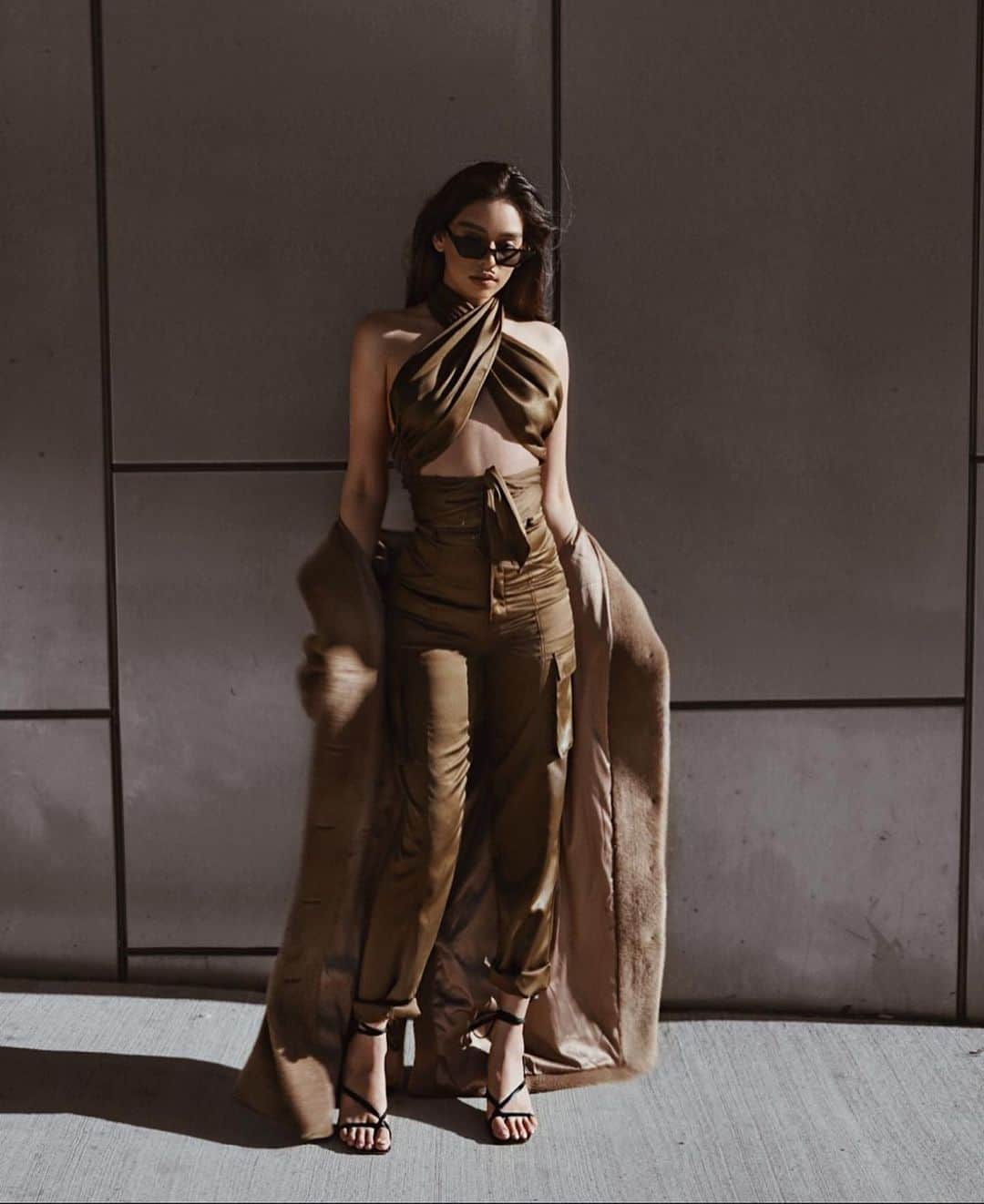 JANICE JOOSTEMAさんのインスタグラム写真 - (JANICE JOOSTEMAInstagram)「You deserve to be the person you were meant to be. 🤎 ___________________ @revolve @lacademie_ Top and Pants @revolve @lpa Heels @songofstyle Coat @luisaviaroma @fendi Bag http://liketk.it/2KAe0 #liketkit @liketoknow.it」2月21日 2時32分 - janicejoostemaa
