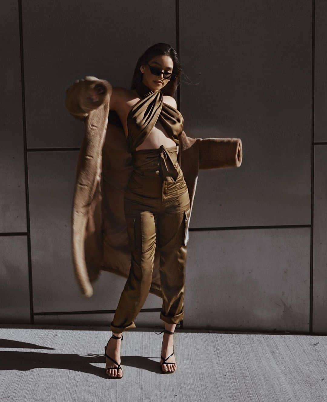 JANICE JOOSTEMAさんのインスタグラム写真 - (JANICE JOOSTEMAInstagram)「You deserve to be the person you were meant to be. 🤎 ___________________ @revolve @lacademie_ Top and Pants @revolve @lpa Heels @songofstyle Coat @luisaviaroma @fendi Bag http://liketk.it/2KAe0 #liketkit @liketoknow.it」2月21日 2時32分 - janicejoostemaa