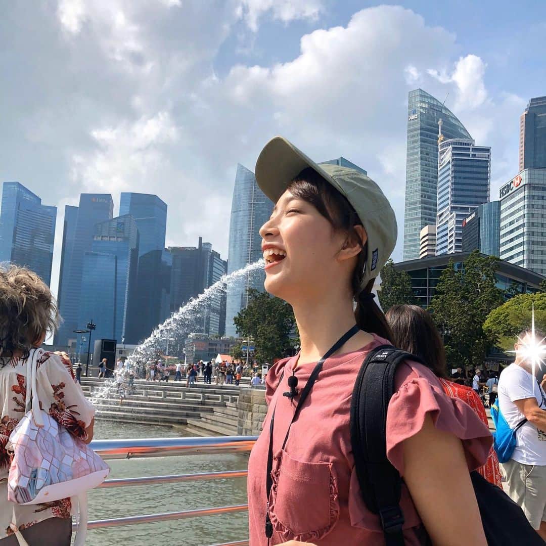 鈴元まいさんのインスタグラム写真 - (鈴元まいInstagram)「あったかいってだけで幸せ！最高でした🇸🇬 ﻿ #シンガポール #ロケ #12月 #シンガポール観光 #シンガポール旅行 #singapore #singaporetrip #マーライオン #マーライオン公園」2月21日 2時32分 - mai_suzumoto