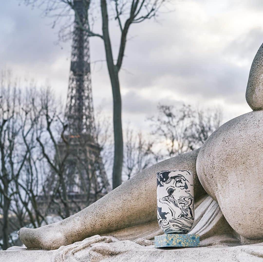 トム ディクソンさんのインスタグラム写真 - (トム ディクソンInstagram)「Outside Palais De Tokyo - where we elevate our SWIRL vases and capture them amongst statues with a Parisian backdrop. ⁠⠀ ⁠⠀ An Italian post-modernist aesthetic, in an eclectic location.⁠⠀ ⁠⠀ ⁠⠀ #tomdixon #tomdixonSWIRL #palaisdetokyo #paris #24paris #accessories #vases #flowers #interiorinspo #design #marble  #sustainability」2月21日 3時12分 - tomdixonstudio