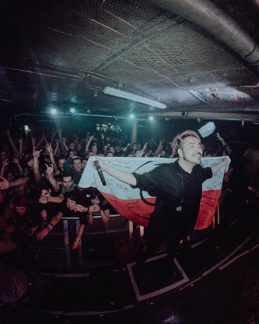 Kenta Koieのインスタグラム：「Last night in Warsaw was mental😍  Tomorrow Vienna, Austria 🇦🇹 Are you guys ready?  Photo by @murrydeaves」