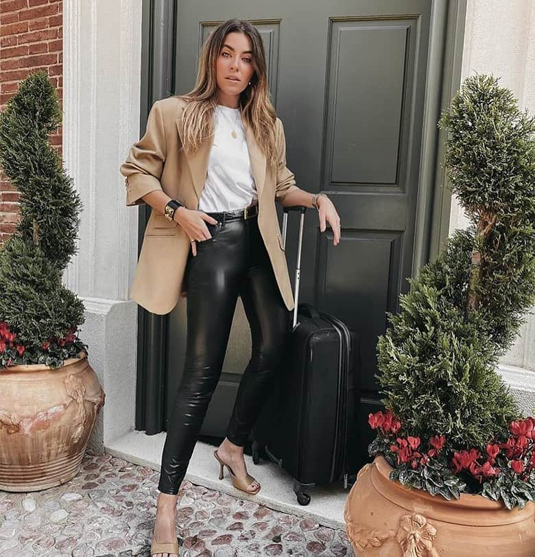 CALZEDONIAさんのインスタグラム写真 - (CALZEDONIAInstagram)「Discover our Leggings Collection and show us how you would style them! #Calzedonia #ItalianLegwear #Leggings」2月21日 3時22分 - calzedonia