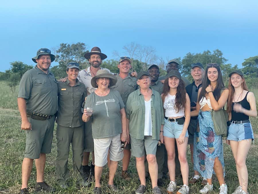ジェラルド・バトラーのインスタグラム：「Good times with the family on safari. Loved Kruger National Park. @RoyalMalewane」