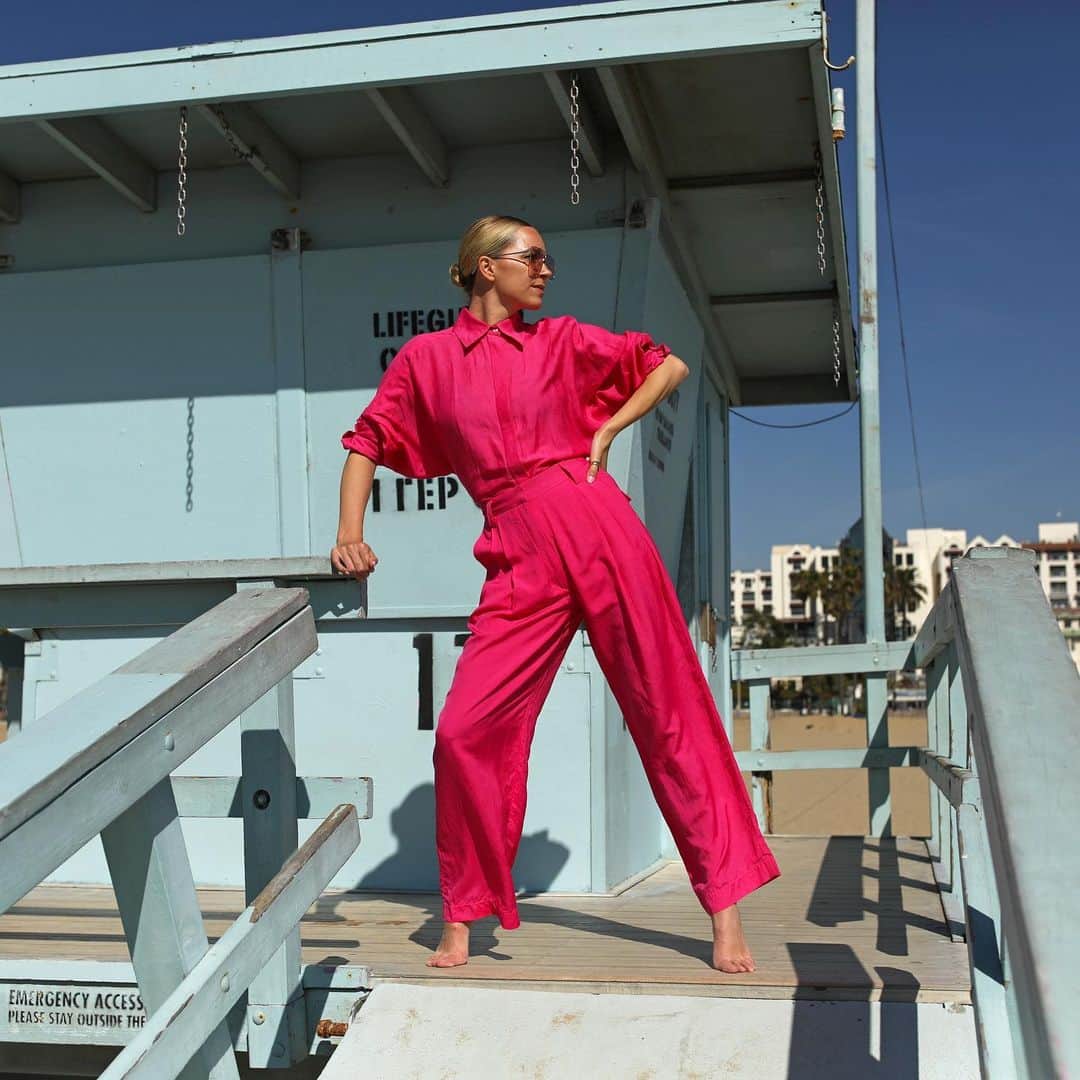ブレア・イーディーさんのインスタグラム写真 - (ブレア・イーディーInstagram)「THE @hm SPRING STUDIO COLLECTION IS NOW LIVE 💥 #ad from the beach 🏖 to the boardwalk 🎡🎢 wearing some of my favorite pink pieces from the collection. Shop it now! #HMStudio #SS20 #HMxME」2月21日 3時48分 - blaireadiebee