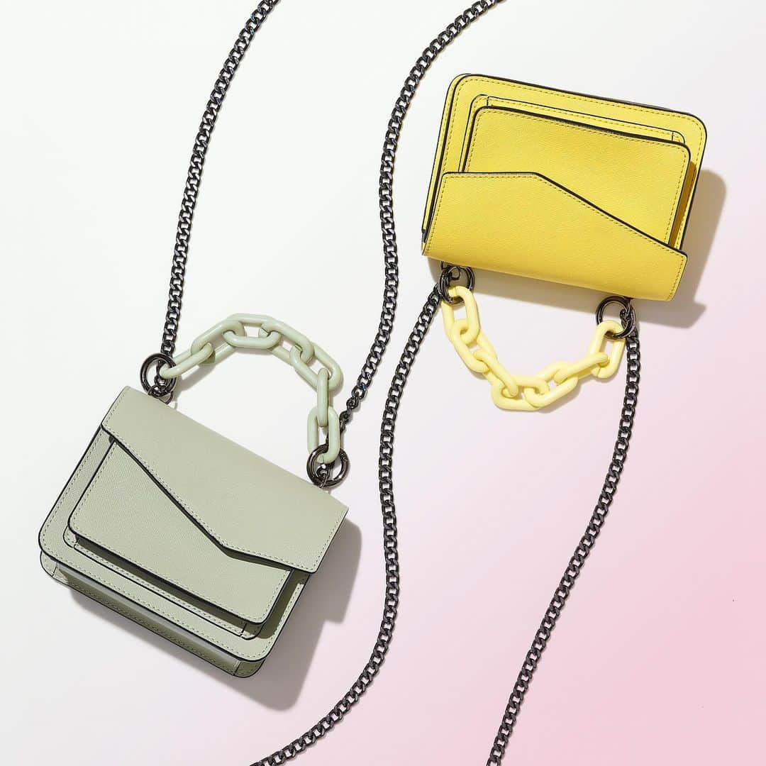 ボトキエのインスタグラム：「Chain gang 👊🏼 tag someone who needs this bag in their lives | #botkier #newarrivals」