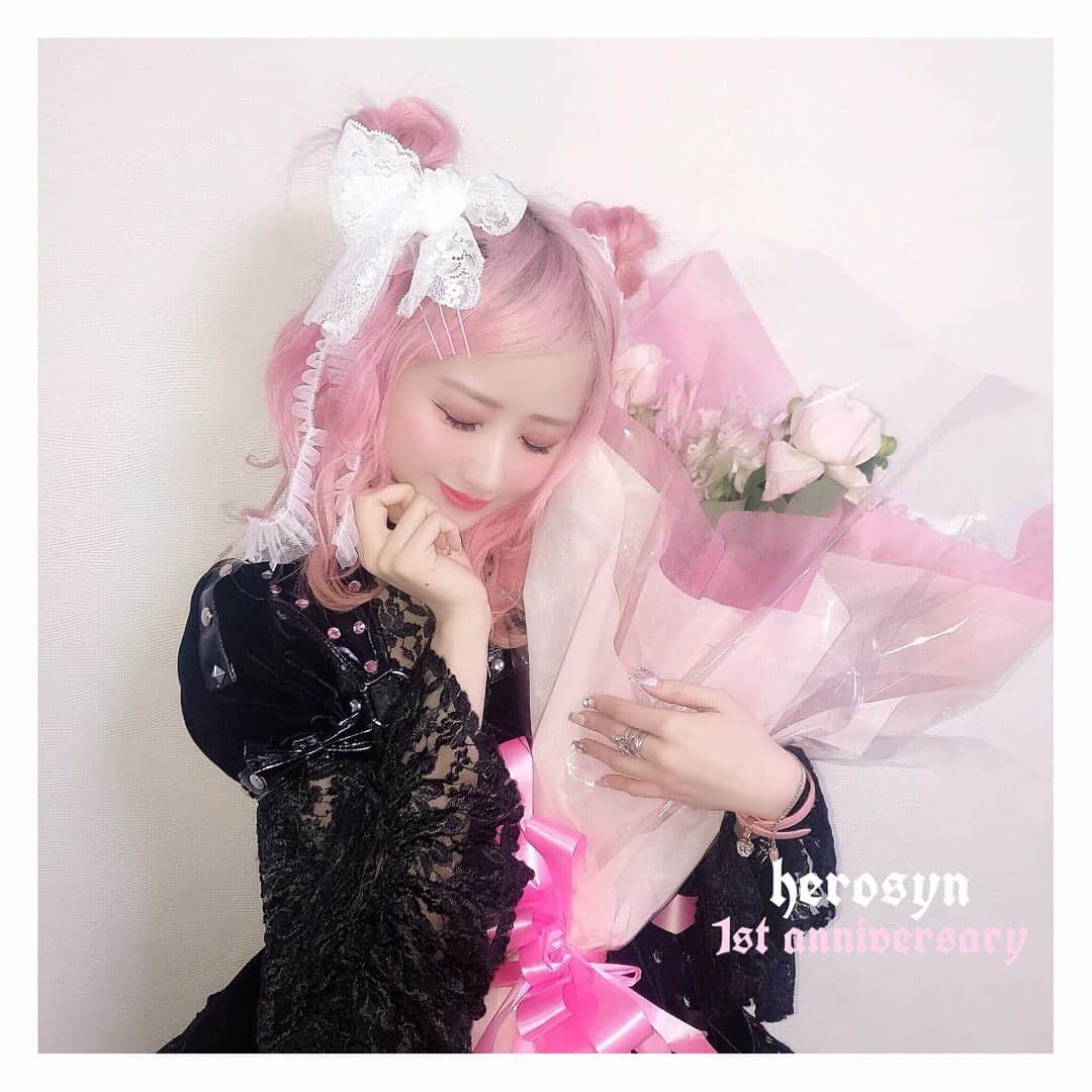 胡桃兎愛のインスタグラム：「02.19 ❤︎ 1st anniversary Thank you as always!!」