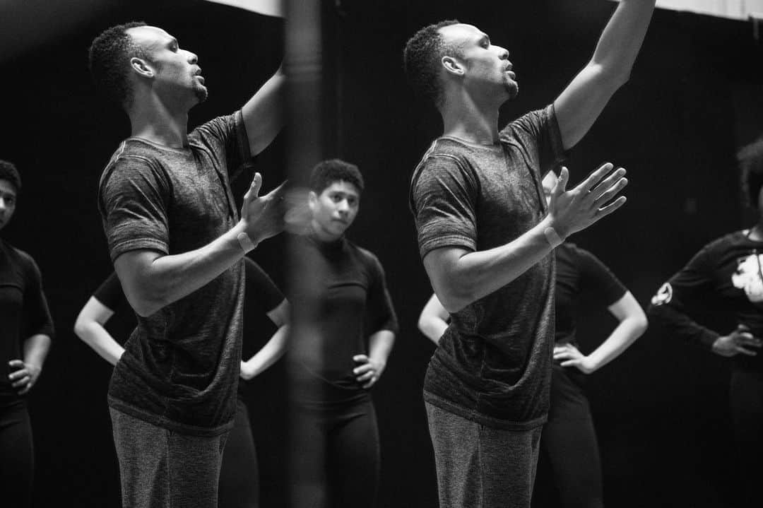 ローレン·ランドルフのインスタグラム：「Another @jacobjonasthecompany rehearsal perspective. @__jjtc__」